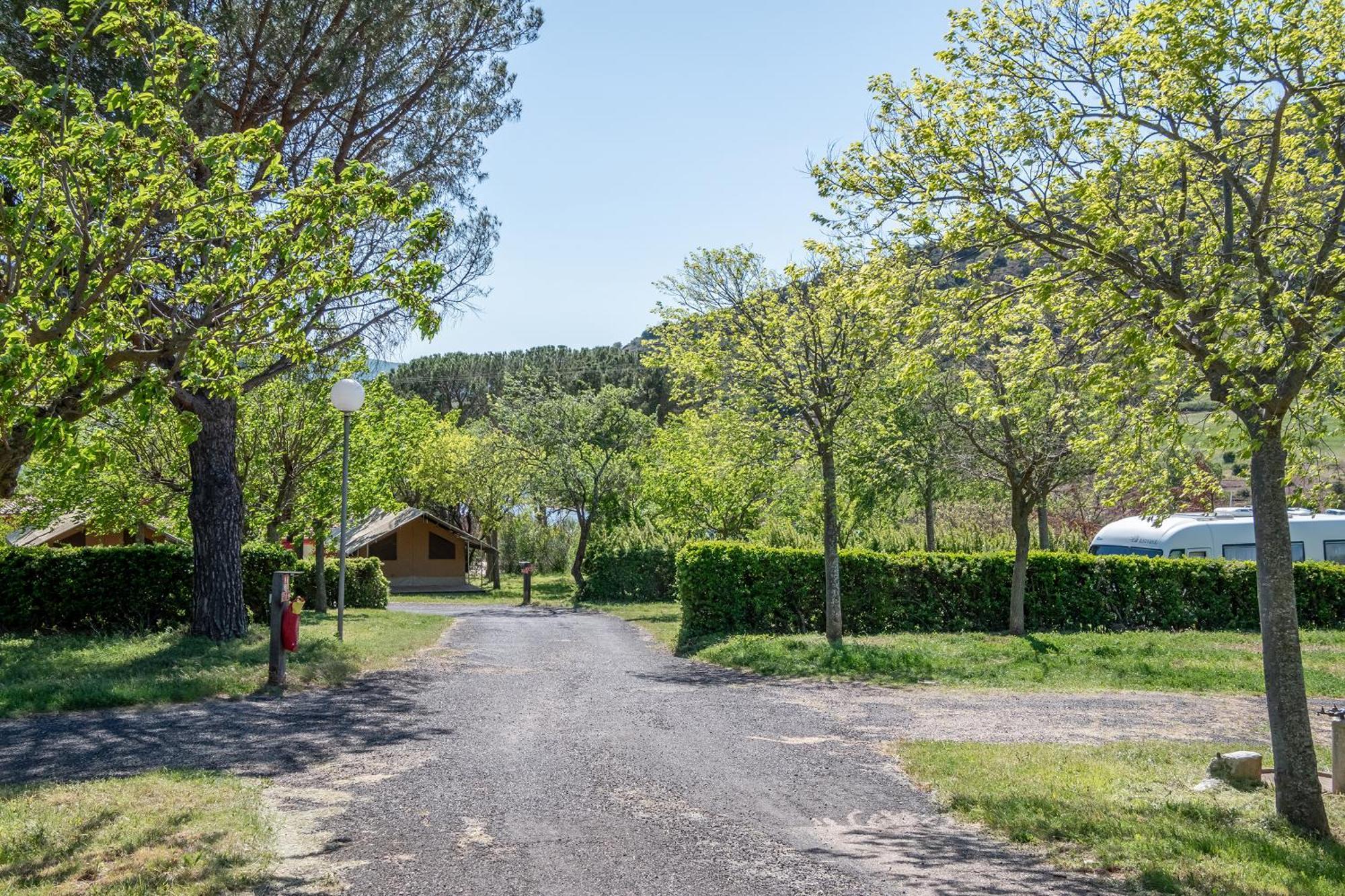 Camping Onlycamp Les Vailhes Lodève Стая снимка